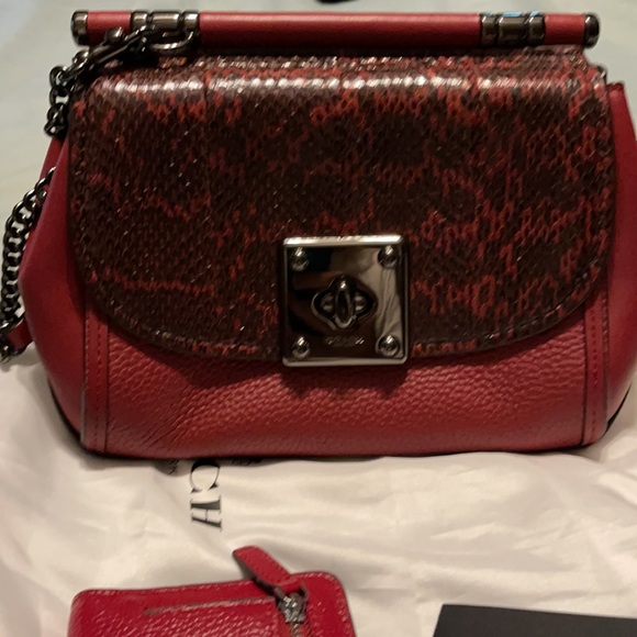 Authentic Coach shoulder bag from their reserved line. - Picture 2 of 16